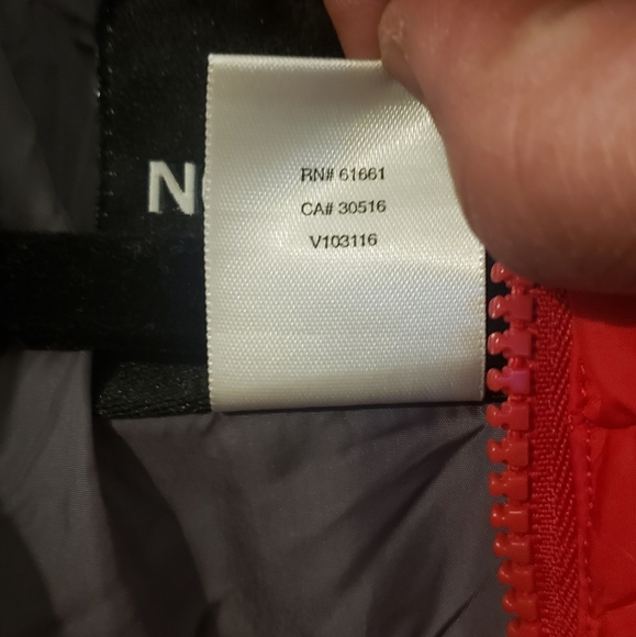 The North Face Red puffer jacket - Picture 8 of 10